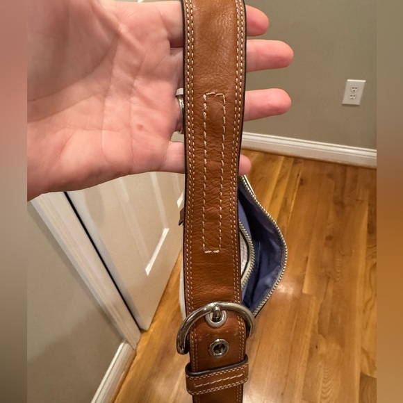 Coach - SoHo Hobo Pebbled Leather Shoulder Bag - 2008 - Great Condition - Clean - Picture 7 of 10